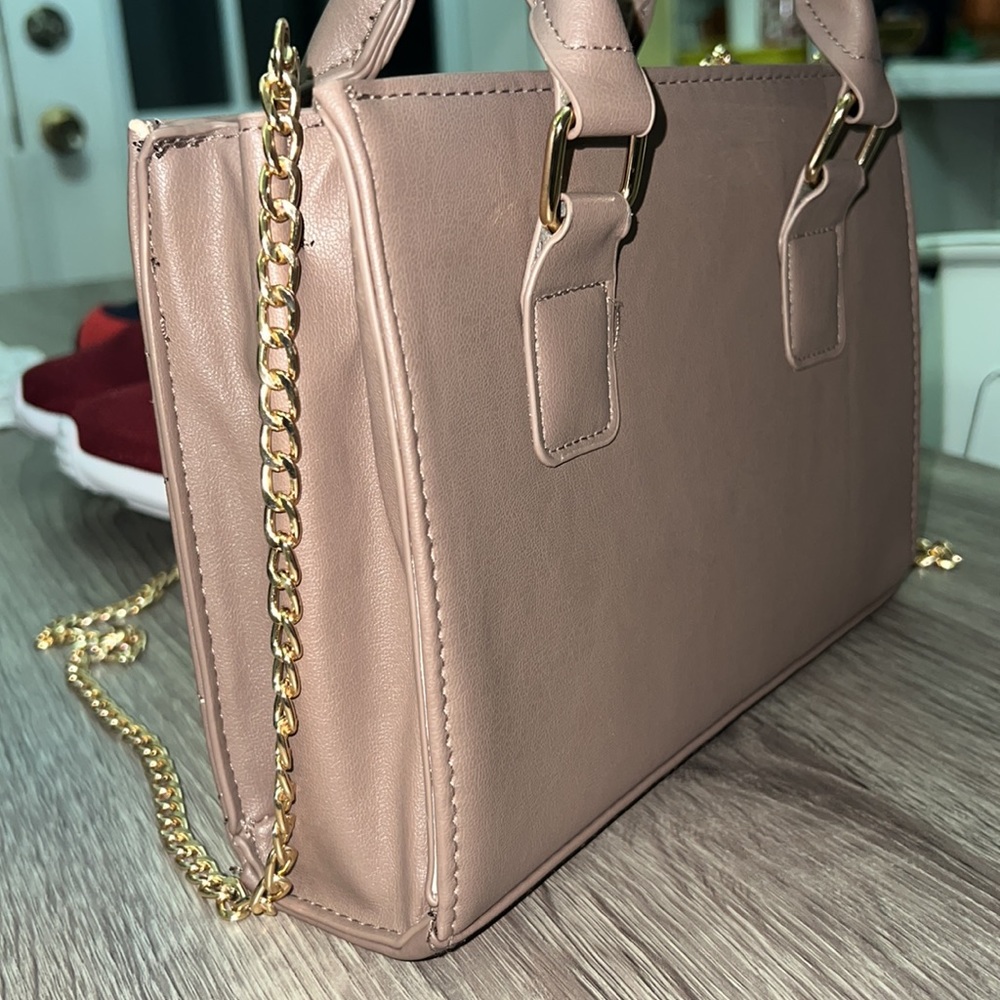 NWT Bebe Handbag Crossbody Bag with Rhinestones and Gold Chain Strap MSRP $109 - Picture 5 of 10